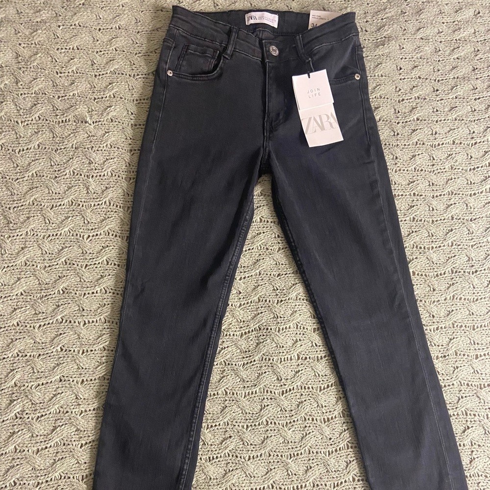Brand New ZARA Sculpt Jeans